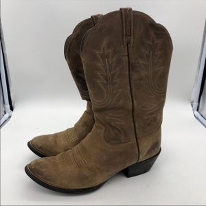 Ariat Women’s Distressed Brown Genuine Leather Heritage R Toe Western boots